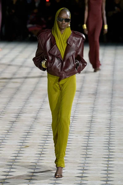 Look 7